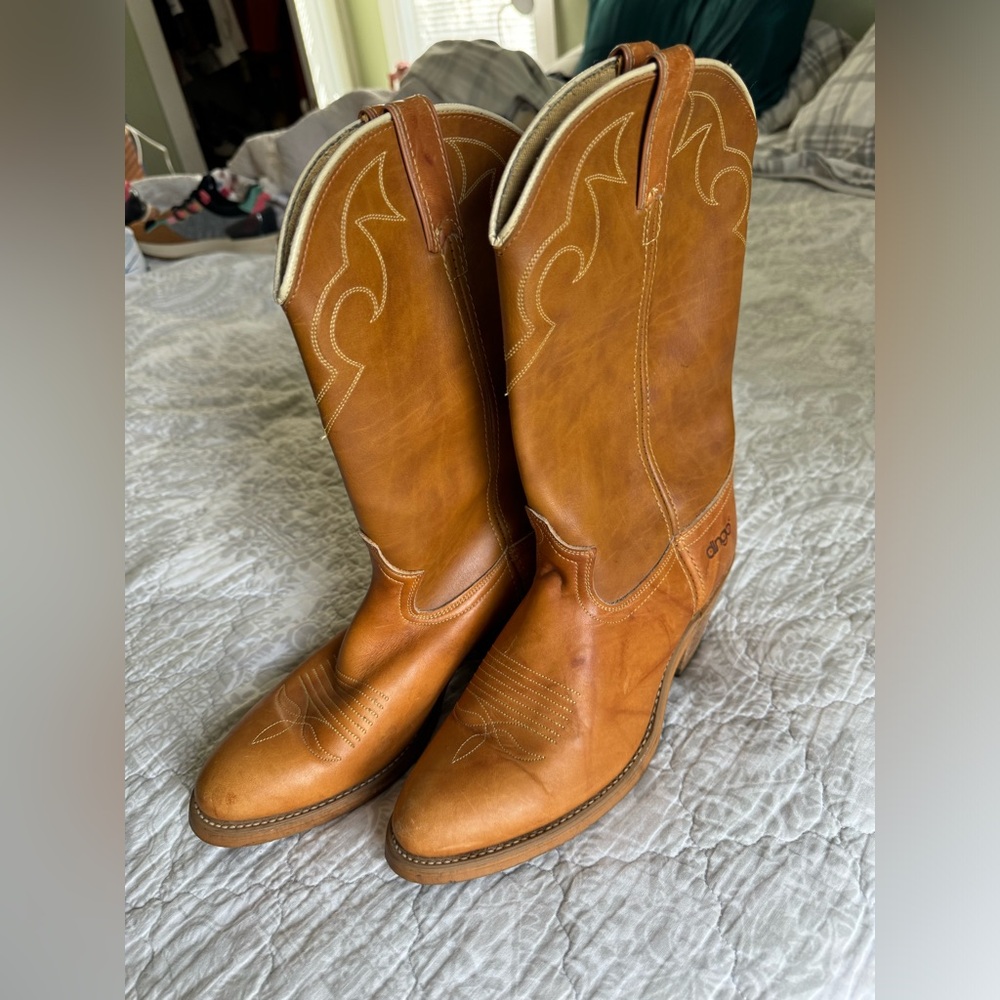 Women’s Dingo Western Boots - Tan - Size 9 - Mid calf